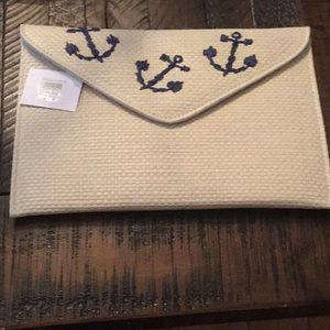 Clutch with navy anchors